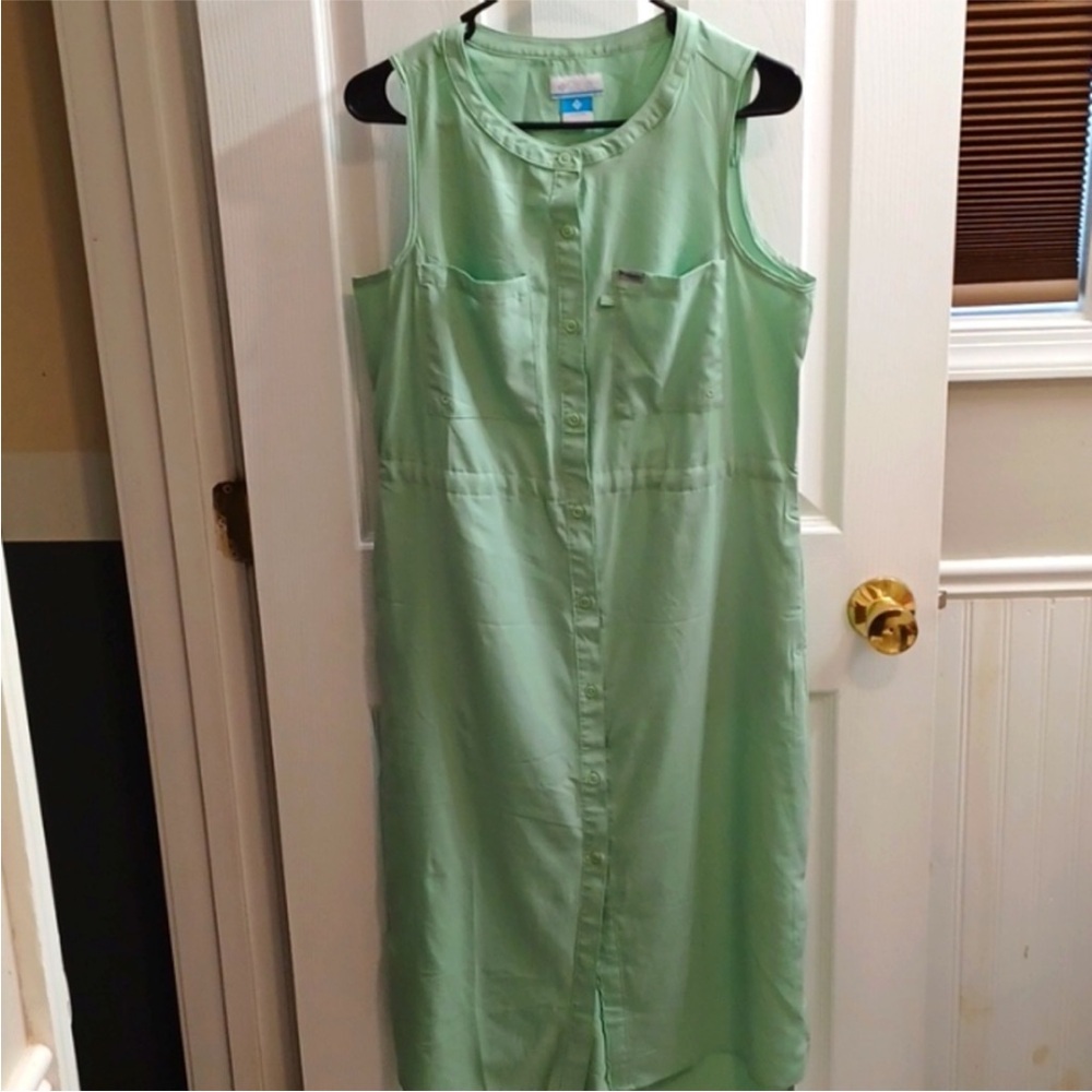 Columbia Sportwear PFG Shirt
Dress Midi